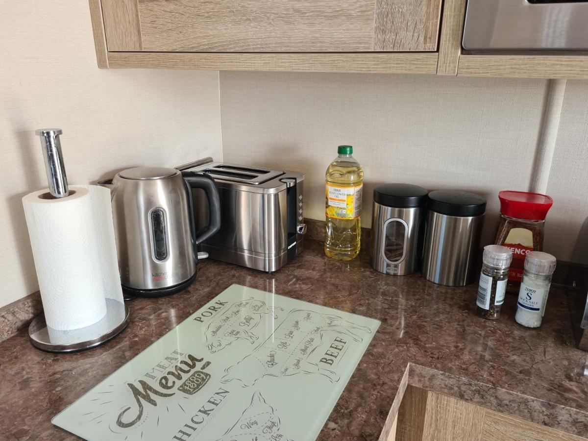 Helmsley Luxury Lodge 洛西茅斯 外观 照片